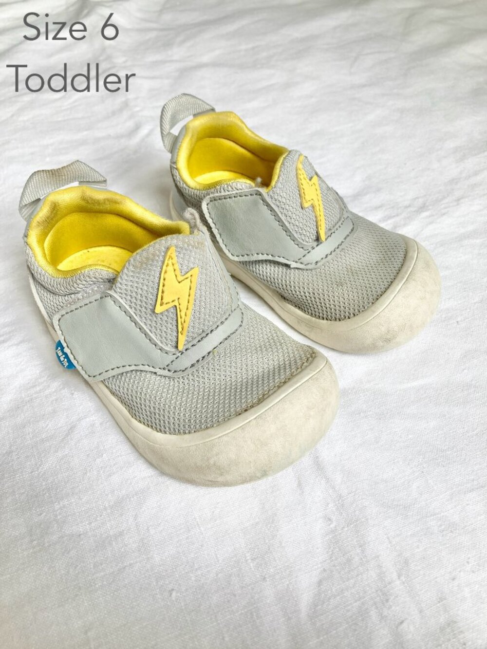💙2/$25 Jan & Jul Size 6 Toddler Mini Flyer Grey Lightning Shoes Sneakers